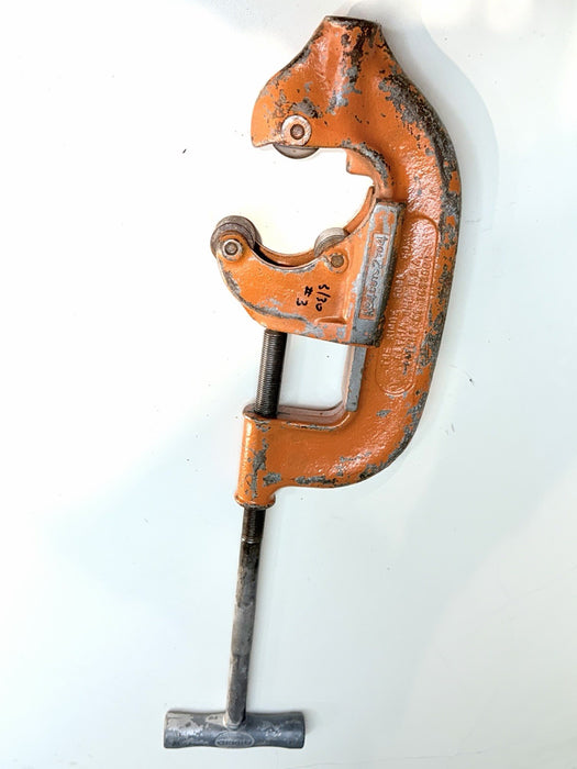 Ridgid No. 4-S Heavy Duty Pipe Cutter, 2" to 4" Pipe Used / Works Good #3