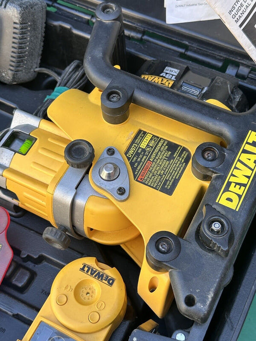 DeWalt DW073 18V Cordless Rotary Laser, DW0772 Detector, Charger, Battery, Case