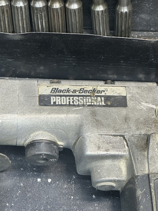 BLACK & DECKER PROFESSIONAL MACHO HD ROTARY HAMMER DRILL + 11 Bits Model 5043-09