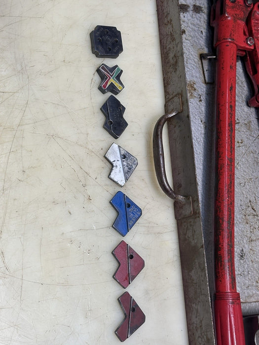 T&B TBM8 THOMAS & BETTS  WIRE CABLE HAND CRIMPER WITH 8 DIES AND Steel Box #BG7