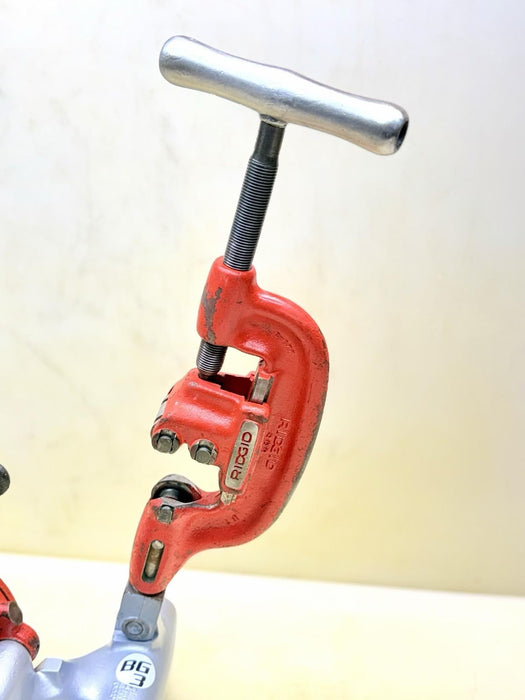 Ridgid 300 Carriage Pipe Cutter, Reamer, 811 Die, Handle 100% Genuine Nice  BG3