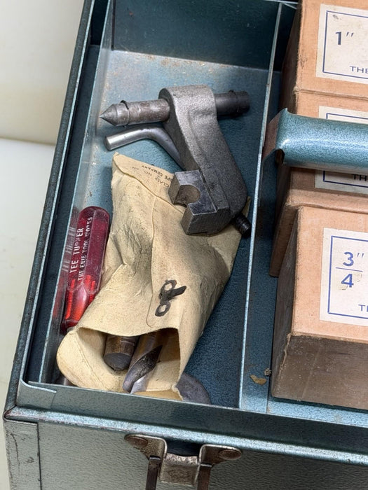 PIPEMASTER TEE-TURNER SET ERIE TOOL COMPLETE SET WITH EXTRAS GREAT SHAPE