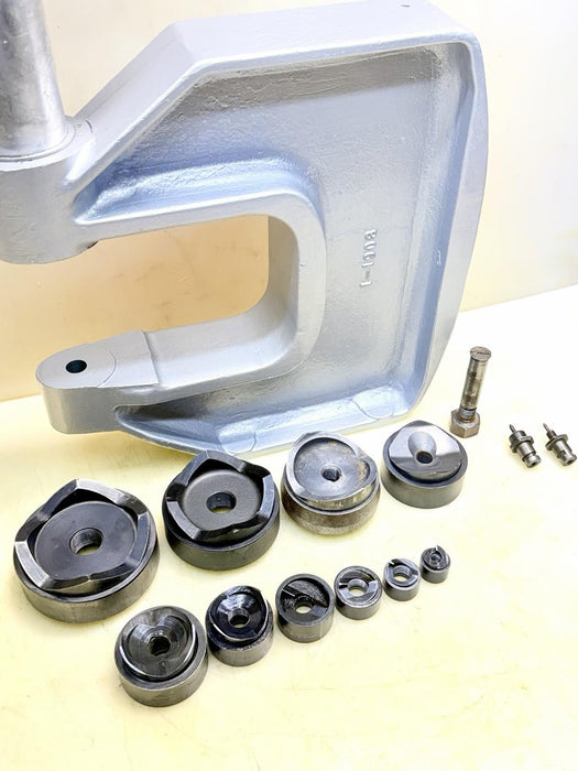 GREENLEE 1732 C FRAME & 1/2” - 4”  KNOCKOUT HYDRAULIC PUNCH FRAME & KO DIES WOW