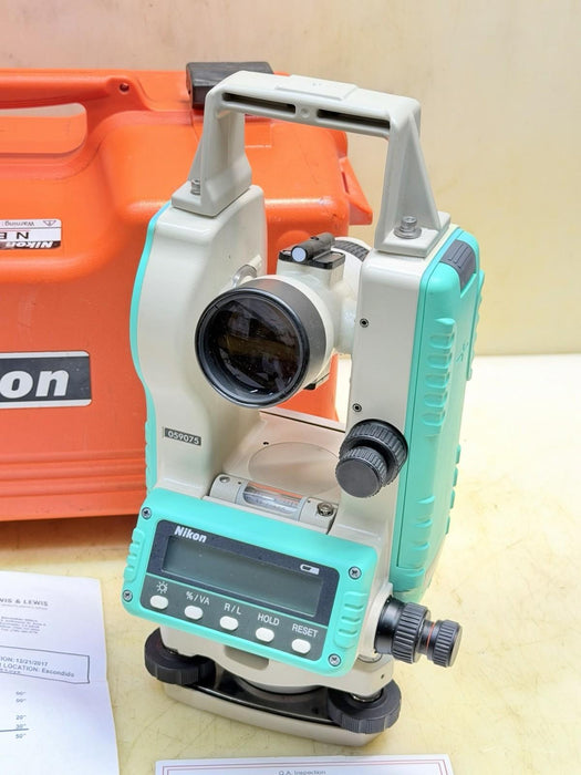 NIKON NE-100 DIGITAL THEODOLITE WITH ORIGINAL CARRY CASE and 90º eyepiece