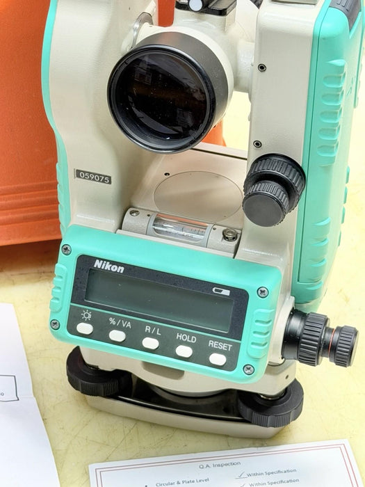 NIKON NE-100 DIGITAL THEODOLITE WITH ORIGINAL CARRY CASE and 90º eyepiece
