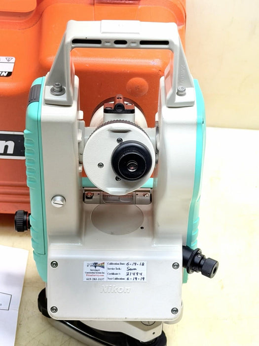 NIKON NE-100 DIGITAL THEODOLITE WITH ORIGINAL CARRY CASE and 90º eyepiece