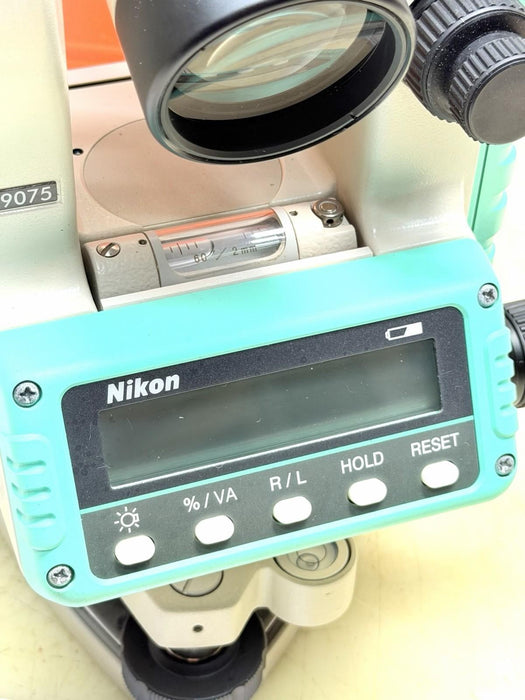 NIKON NE-100 DIGITAL THEODOLITE WITH ORIGINAL CARRY CASE and 90º eyepiece