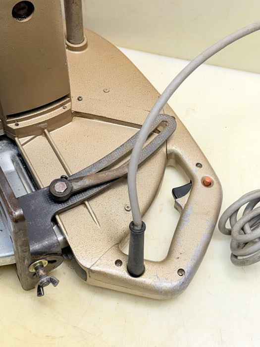 Makita 5402-A 16-5/16" Blade Beam Saw in Great Condition 415mm Circular Saw