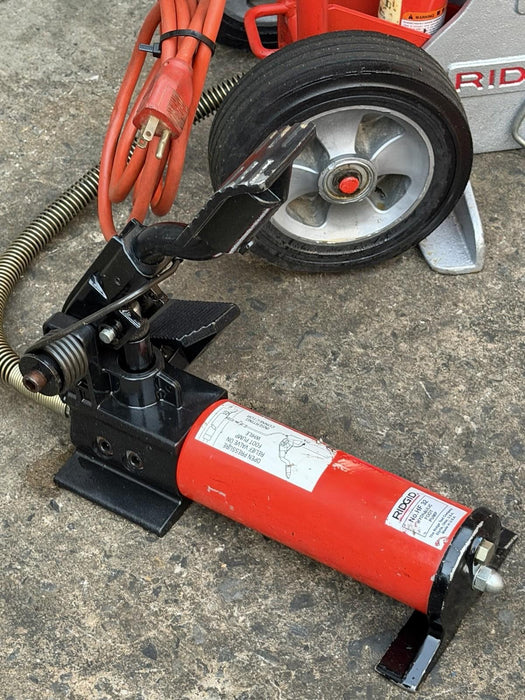 Ridgid 258 Power Pipe Cutter 2-1/2-8” w/ Hyd. Pump, 700 Threader Roller + Cart