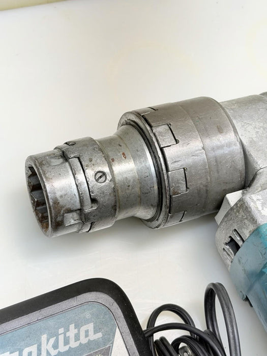 Makita 18V X2 LXT XTW01ZW 36V Cordless Shear Wrench with 2 18V Batteries Charger