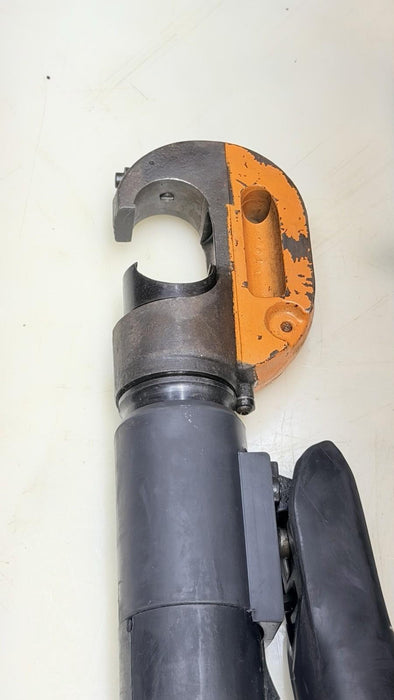 Burndy Y750 Revolver Hypress Crimper with Dies And Case