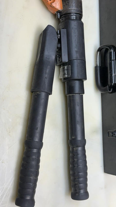 Burndy Y750 Revolver Hypress Crimper with Dies And Case