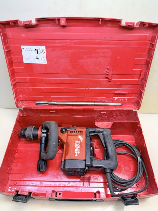 HILTI TE 505 ROTARY CONCRETE HAMMER DRILL CORDED W/ HANDLE, BITS & CASE