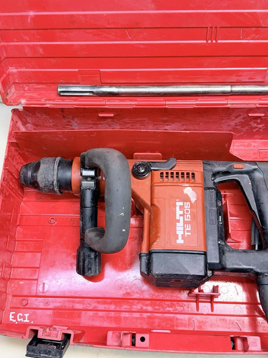 HILTI TE 505 ROTARY CONCRETE HAMMER DRILL CORDED W/ HANDLE, BITS & CASE