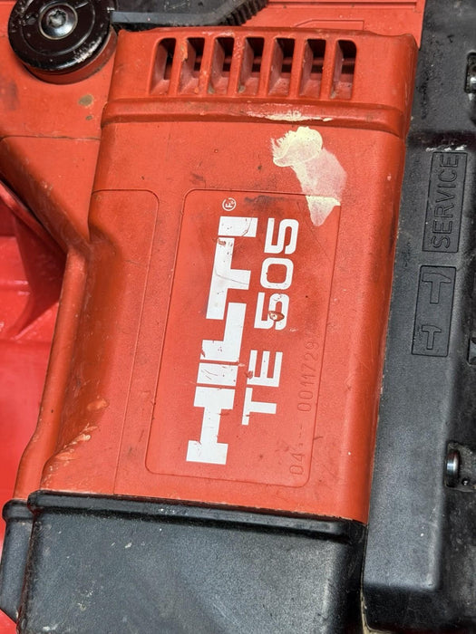 HILTI TE 505 ROTARY CONCRETE HAMMER DRILL CORDED W/ HANDLE, BITS & CASE
