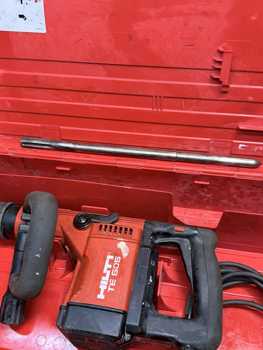 HILTI TE 505 ROTARY CONCRETE HAMMER DRILL CORDED W/ HANDLE, BITS & CASE