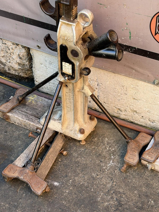 2 SIMPLEX A1029 ALUMINUM REEL JACKS + WOODEN BASE 20 TON CAPACITY 11.63 STROKE