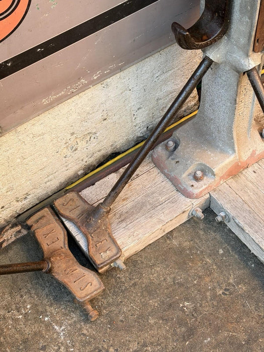 2 SIMPLEX A1029 ALUMINUM REEL JACKS + WOODEN BASE 20 TON CAPACITY 11.63 STROKE