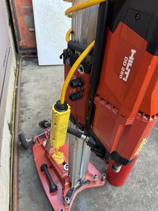 Hilti DD-250 DD200 Core Drill Rig with Core Bits Works Fine etm4