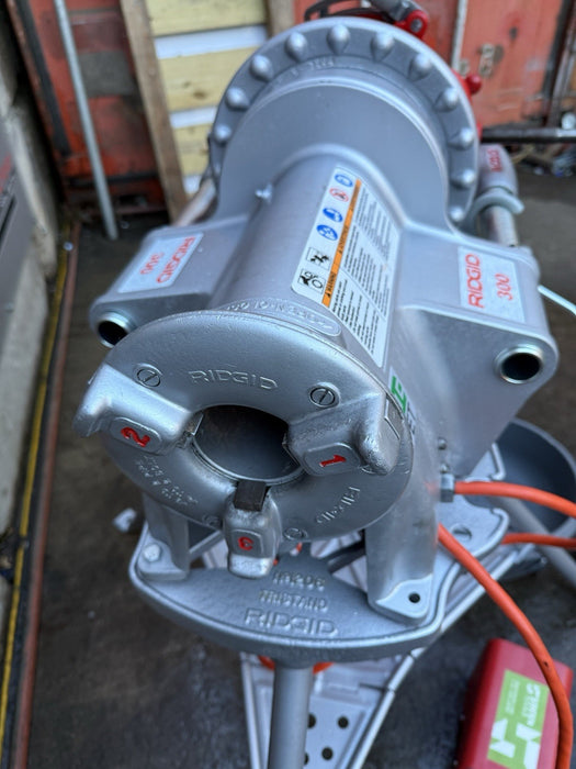 RIDGID 300 T2 Pipe Threader Machine, Carriage & Tristand   Great Shape