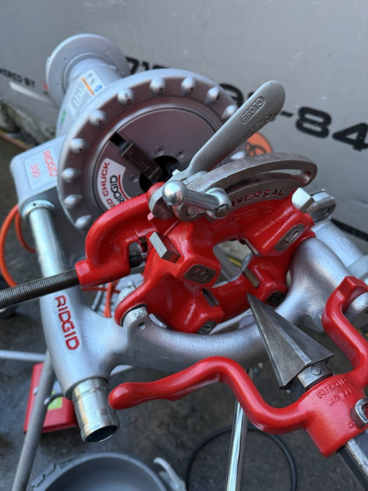 RIDGID 300 T2 Pipe Threader Machine, Carriage & Tristand   Great Shape