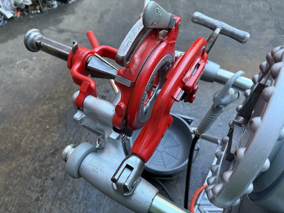RIDGID 300 T2 Pipe Threader Machine, Carriage & Tristand   Great Shape