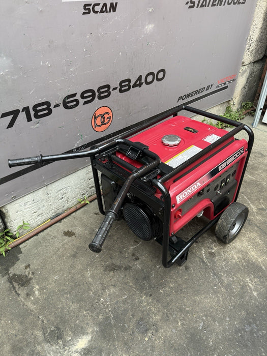 Honda EB6500X 6,500 Watt 120/240V Gas Industrial Portable Gas Generator