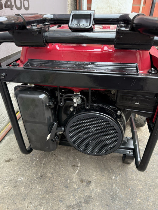 Honda EB6500X 6,500 Watt 120/240V Gas Industrial Portable Gas Generator