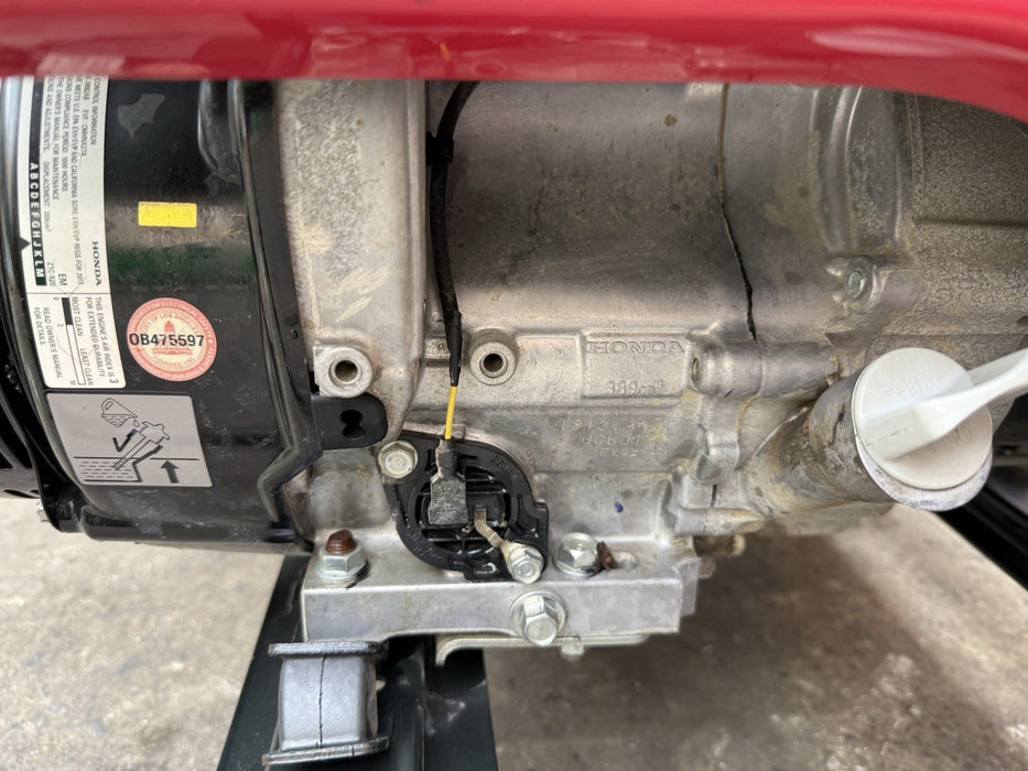 Honda EB6500X 6,500 Watt 120/240V Gas Industrial Portable Gas Generator