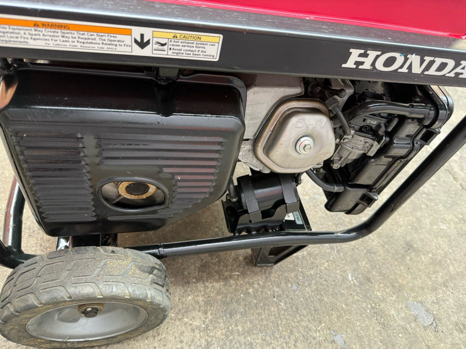Honda EB6500X 6,500 Watt 120/240V Gas Industrial Portable Gas Generator