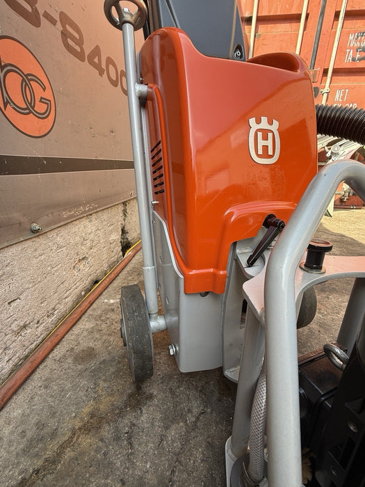Husqvarna HTC 270 EG  Professional Concrete Edge Grinder & Polisher 220v DEMO
