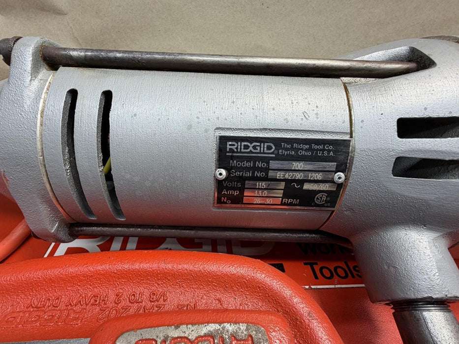RIDGID 700 PIPE THREADER, 1/2"- 2" 12R DIE SET, REAMER, CUTTER, BOX, REFURBISHED et2