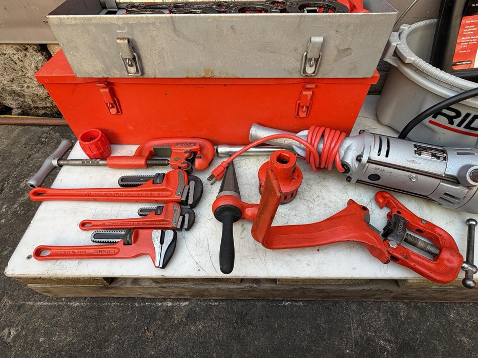 RIDGID 700 PIPE THREADER, 1/2"- 2" 12R DIE SET, REAMER, CUTTER, BOX, REFURBISHED