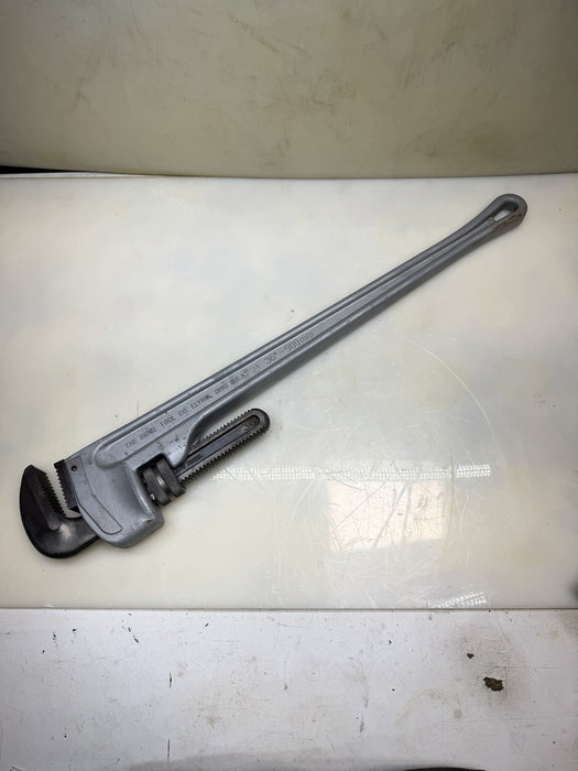 Rigid 36” Aluminum Straight Pipe Wrench (Model 836) Mint Condition