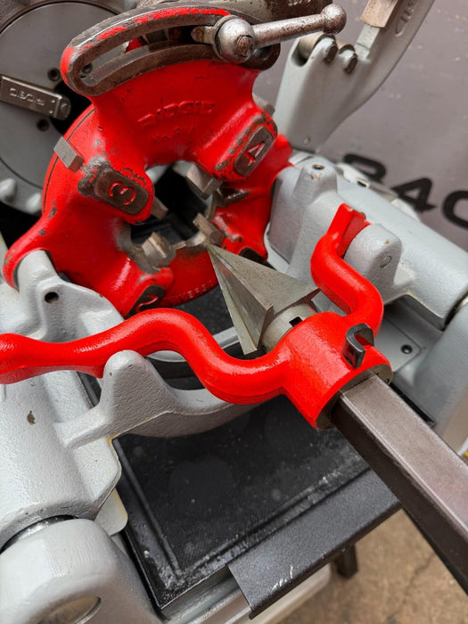 RIDGID 535 PIPE THREADER V3 1/2"-2" THREADING MACHINE  811A DIE