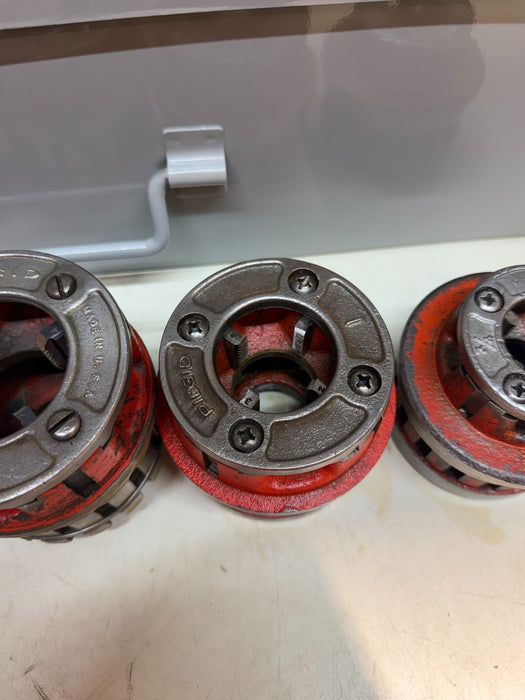 RIDGID 700 Pipe Threader w/ 12-R Die Set & "BRAND NEW" Metal Case (100% TESTED)