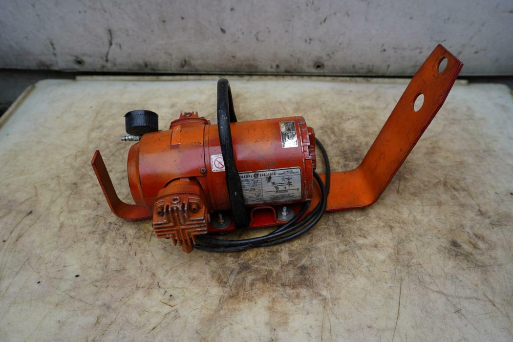 Milwaukee Vacuum Pump for Core Drill Rig Nice Unit