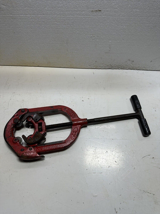 REED H4 2" - 4" Four Wheel Hinged Pipe Cutter  #1