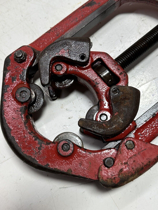 REED H4 2" - 4" Four Wheel Hinged Pipe Cutter  #1