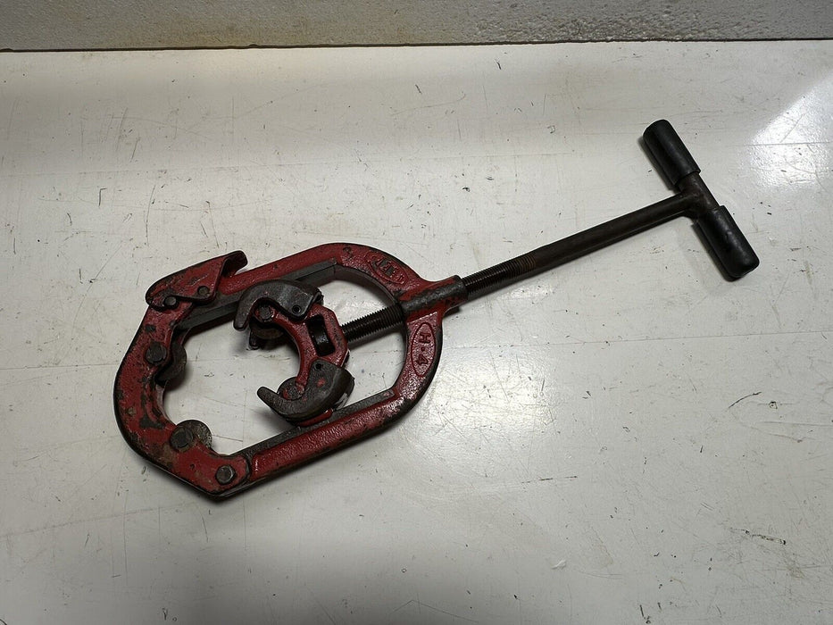 REED H4 2" - 4" Four Wheel Hinged Pipe Cutter  #2