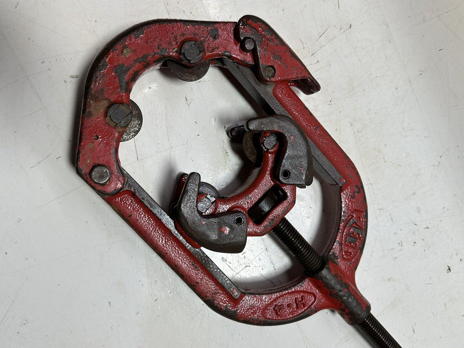 REED H4 2" - 4" Four Wheel Hinged Pipe Cutter  #2