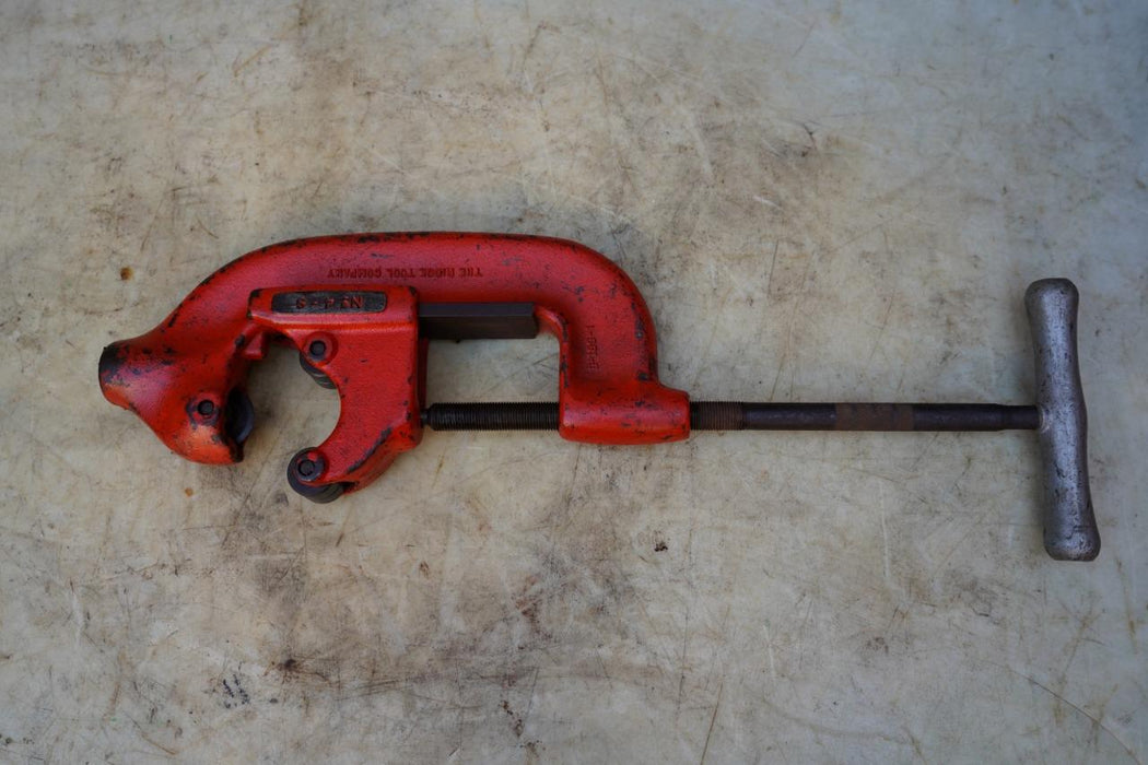 Ridgid 4-S 2 to 4 inch Pipe Cutter.  Works Great.  #4