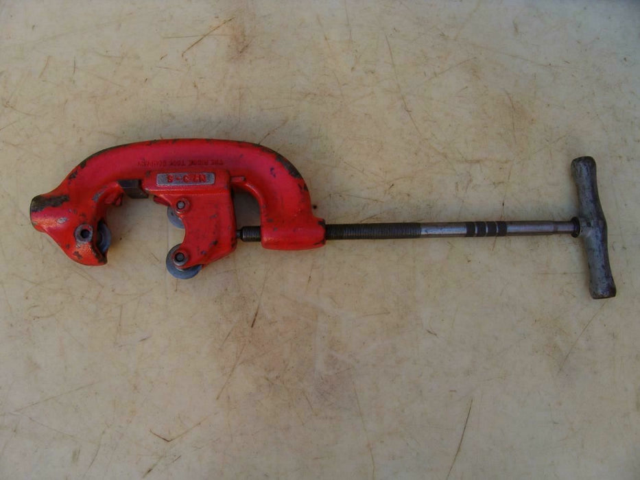 RIDGID 3-S HEAVY DUTY PIPE CUTTER 1-3 INCHES