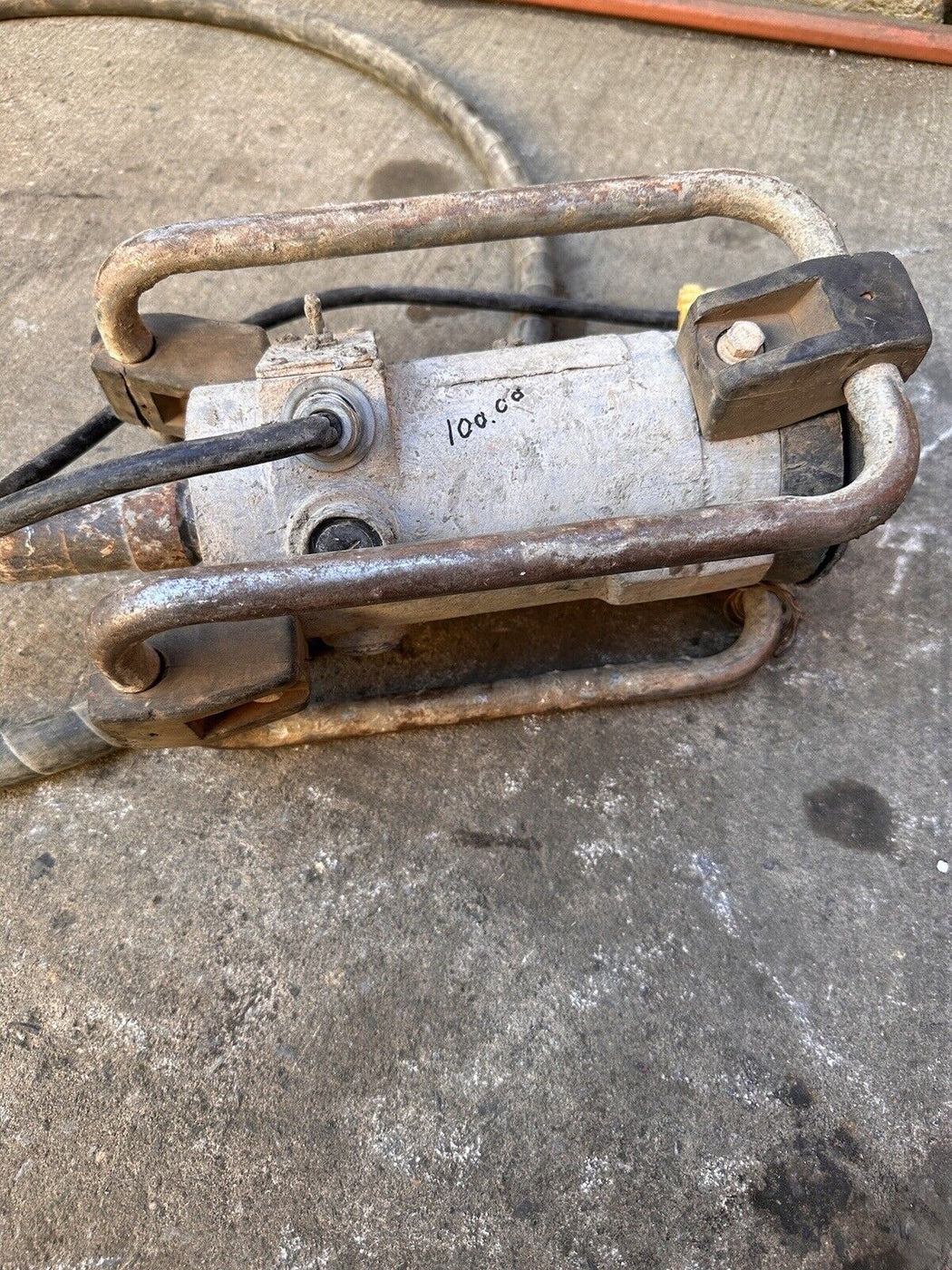 Oztec Concrete Vibrator 1" Head 8’ Wand — Buys Galore